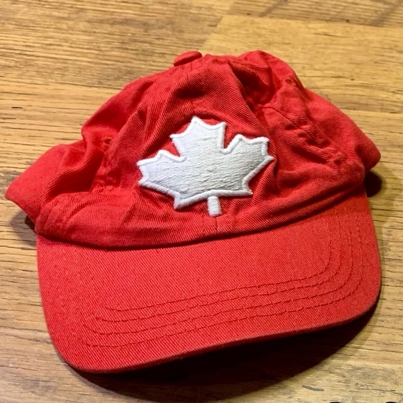 Canadian Maple Leaf Baseball hat for babies - Picture 2 of 4